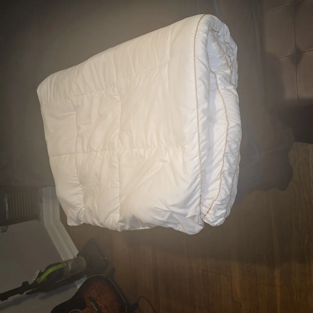 Luxurious White Bed Topper